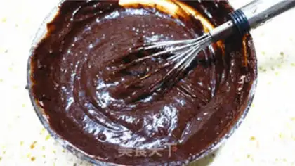 Make Chocolate leaves cake step 6
