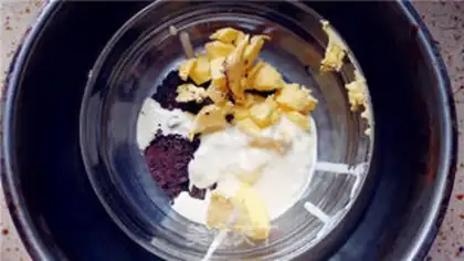 Make Chocolate leaves cake step 12