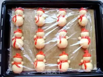 Make Snowman bread step 15