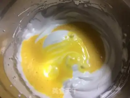 Make Caramel nut banana cake step 1