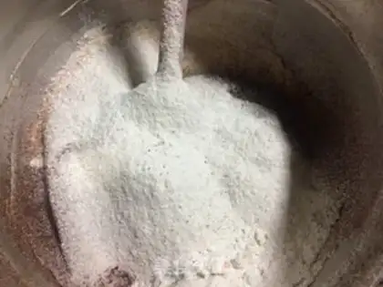 Make Caramel nut banana cake step 3