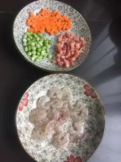 Make Shrimp egg fried rice step 1