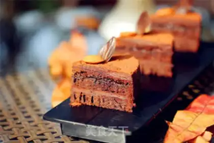 Make Chocolate leaves cake step 27