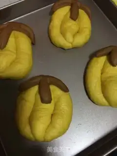 Make Halloween pumpkin bag step 11