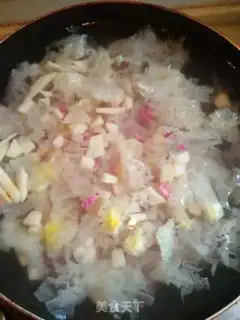 Make Spam, ice cream, silver ear soup step 1