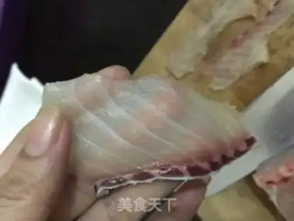 Make A bowl of fresh fish step 0