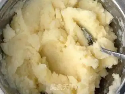 Make Mashed potato rose cake step 1