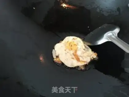 Make radish fried eggs step 4