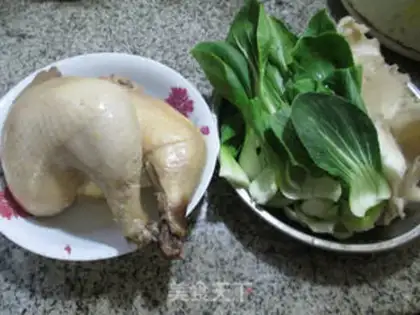 Make Pumpkin chicken leg soup step 0