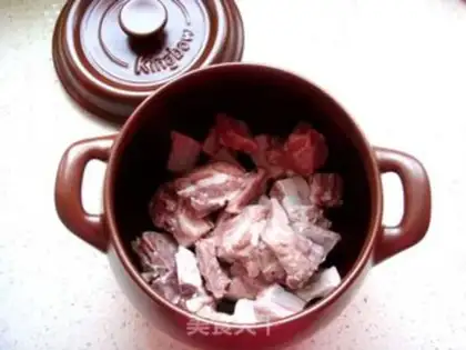 Make Soup of mushroom chops step 1