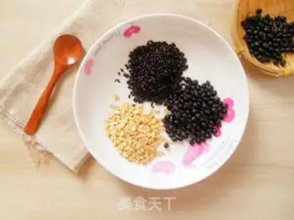 Make Black fragrance oatmeal step 0