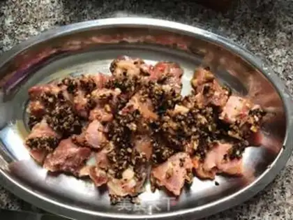 Make Garlic beans, veggie ribs step 5