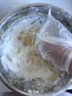 Make The baby eats cookies step 1