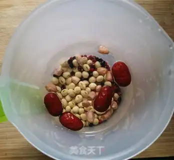 Make Red dates and soy sauce step 1