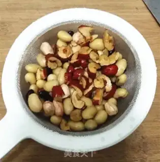 Make Red dates and soy sauce step 3