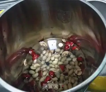 Make Red dates and soy sauce step 4