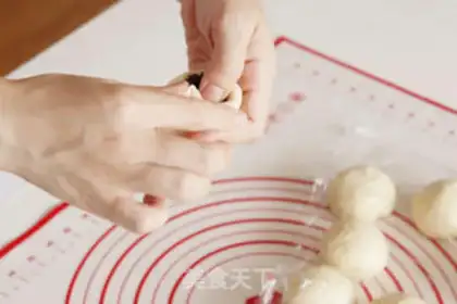 Make Milk mushroom snack step 3