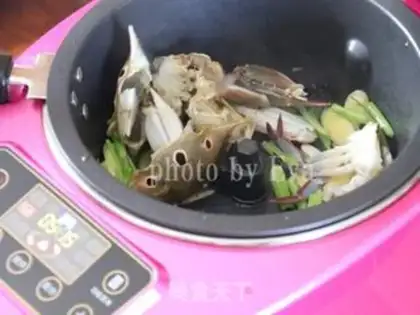 Make Ginger onions and crabs step 2