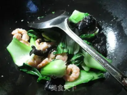 Make Black-middled shrimp and green vegetables step 4