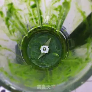 Make Fresh spinach Chifeng step 0