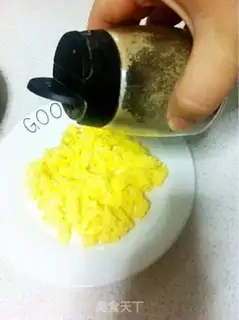 Make American fried eggs step 5