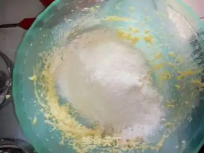 Make Coconut diamonds step 2