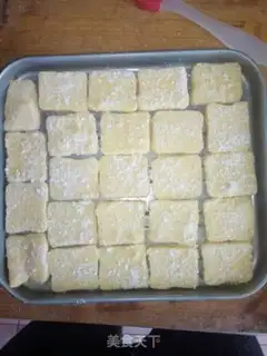 Make Coconut diamonds step 4