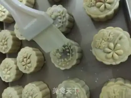 Make A wide moon cake step 13