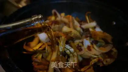 Make Spicy crab fried pastries -- another year of crabs step 18