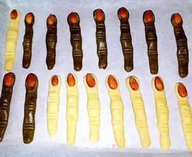 Make Halloween fingers step 5