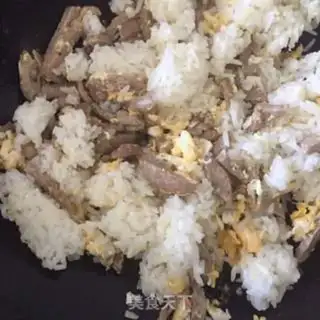 Make Beefball egg fried rice step 4