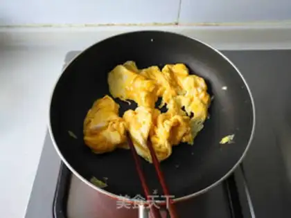 Make Fried eggs step 1