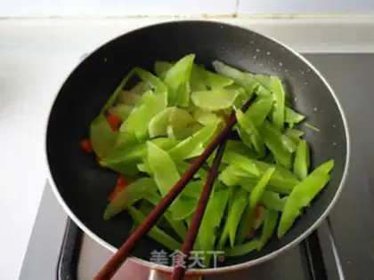Make Fried eggs step 3