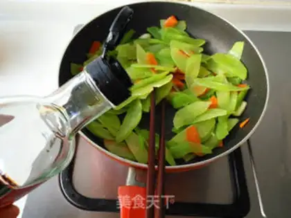 Make Fried eggs step 4