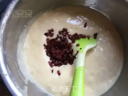 Make Cranberry sponge cake step 3
