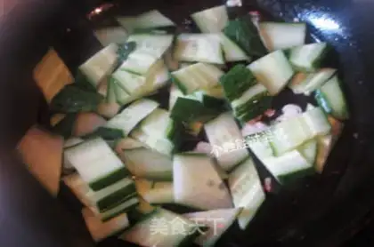 Make cucumber fried eggs step 5