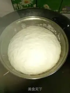 Make Chouzhou peanut roll step 1