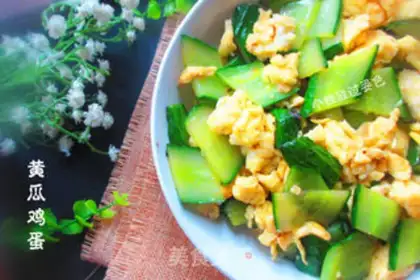 Make cucumber fried eggs step 9