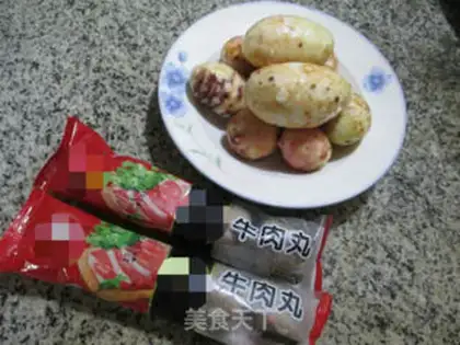 Make The meatballs are cooking potatoes step 0