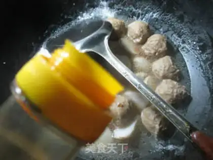 Make The meatballs are cooking potatoes step 4