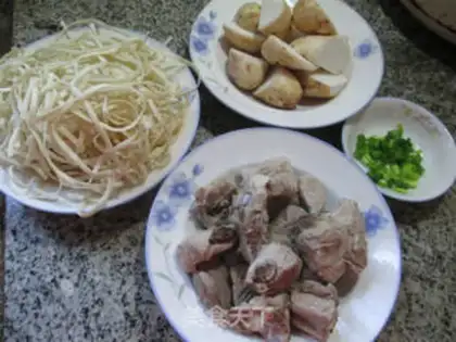 Make Potato chop soup noodles step 0