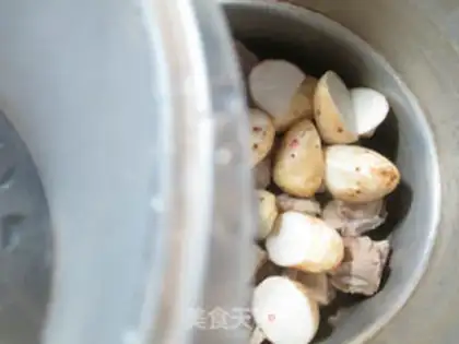 Make Potato chop soup noodles step 1