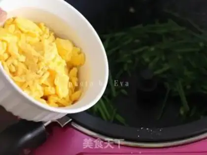 Make Scrambled eggs step 6