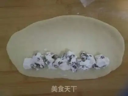 Make caterpillar bread step 3