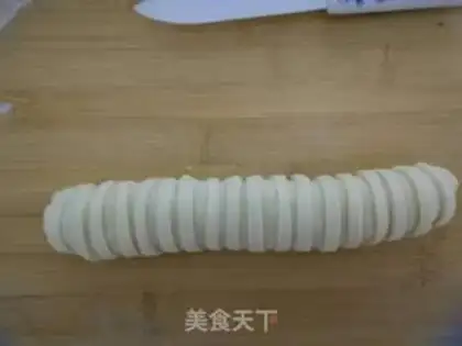 Make caterpillar bread step 5