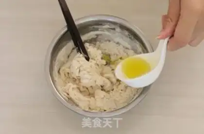 Make Black tuna olive pizza step 2