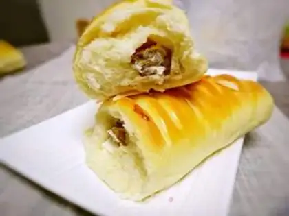 Make caterpillar bread step 7