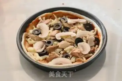 Make Black tuna olive pizza step 9