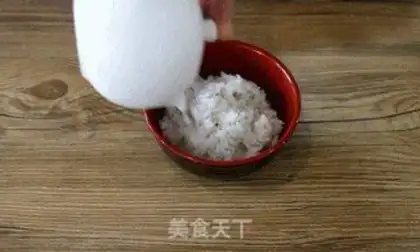 Make Salmon tea and rice step 3