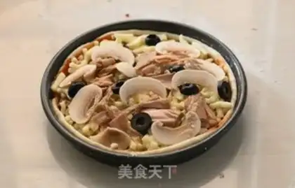 Make Black tuna olive pizza step 10